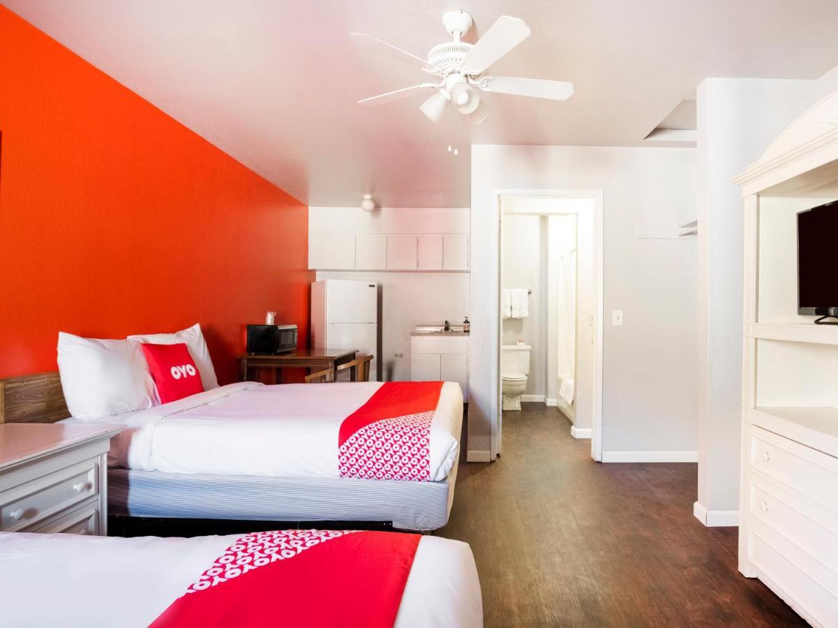 Oyo Hotel Coalinga Hwy 33 East Buitenkant foto