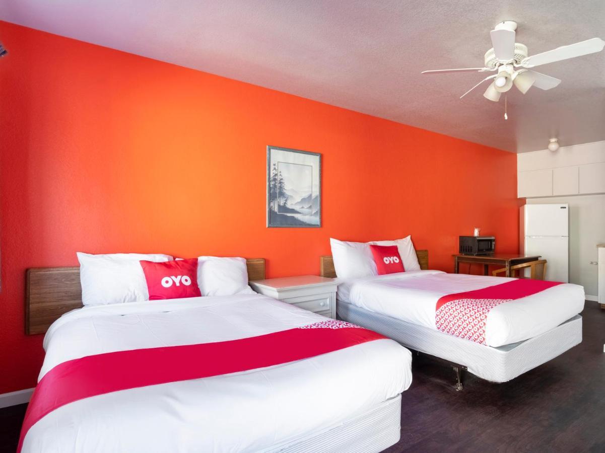 Oyo Hotel Coalinga Hwy 33 East Buitenkant foto