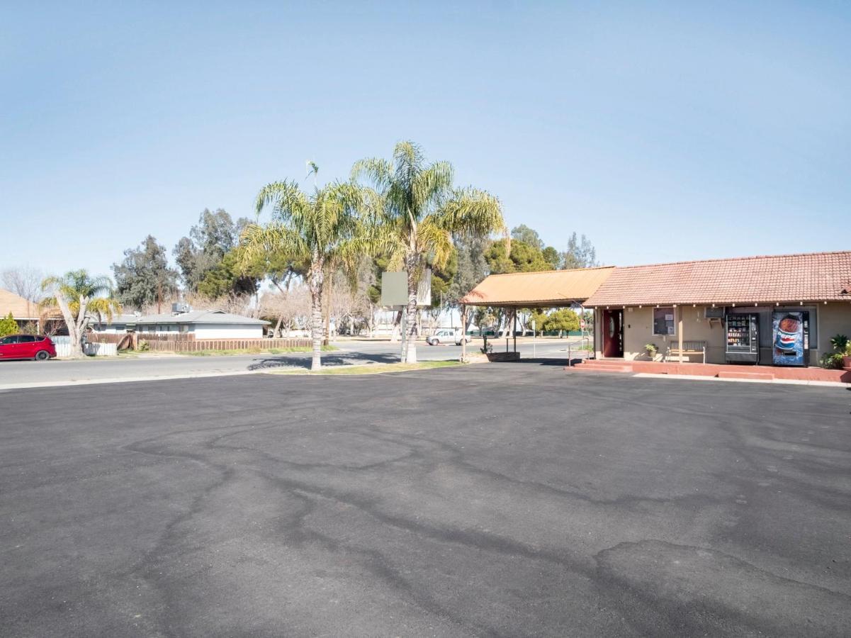 Oyo Hotel Coalinga Hwy 33 East Buitenkant foto